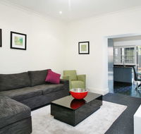 The Courtyard of St Neot - Art Deco 2BR Potts Point Apartment with Large Courtyard in Stunning Location - Sydneys Hotel