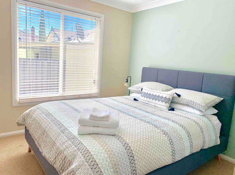 The Entertainer - Downtown Orange, Sleeps 11 - Sydneys Hotel 3
