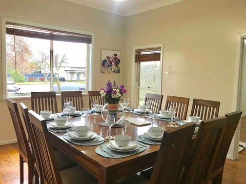 The Entertainer - Downtown Orange, Sleeps 11 - Sydneys Hotel 0