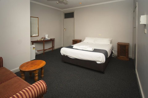 The George Hotel - Sydneys Hotel 3