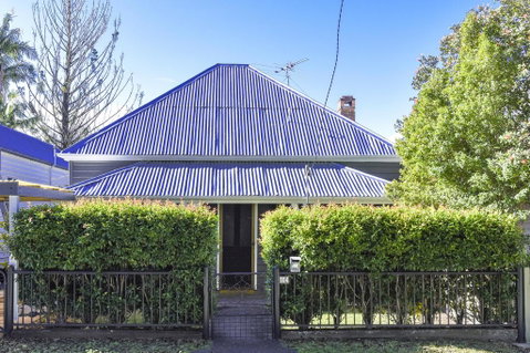 The Grey House - Sydneys Hotel 0