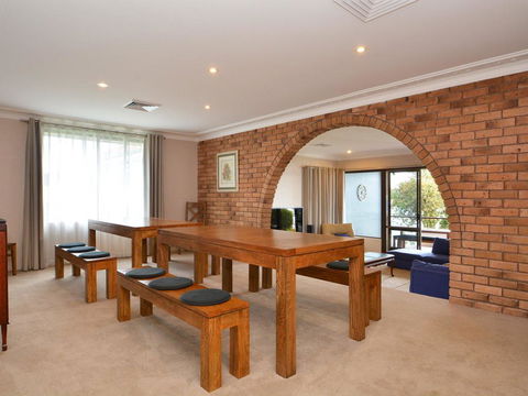The House On The Lake @ Fishing Point, Lake Macquarie - Honestly Put The Line In And Catch Fish - Sydneys Hotel 2
