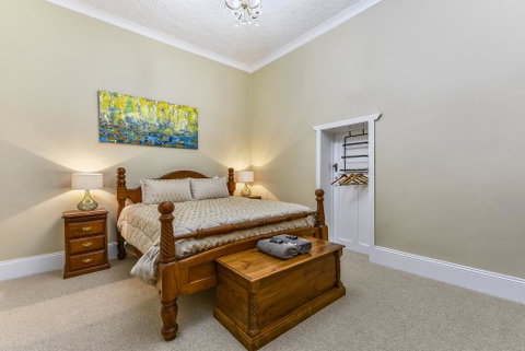 The Jazz B&B - Sydneys Hotel 3