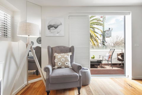 The Jetty Apartment By Ready Set Host - Sydneys Hotel 1