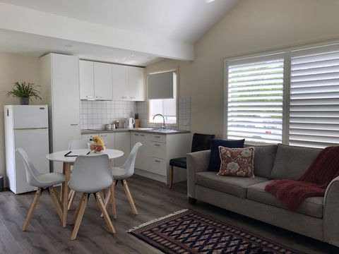 The Kookaburra Cottage - Sydneys Hotel 2