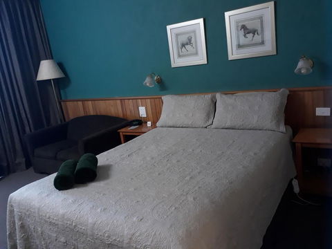 The Moe Motor Inn - Sydneys Hotel 1
