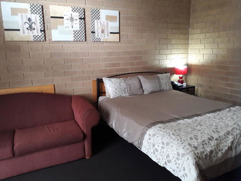 The Moe Motor Inn - Sydneys Hotel 2