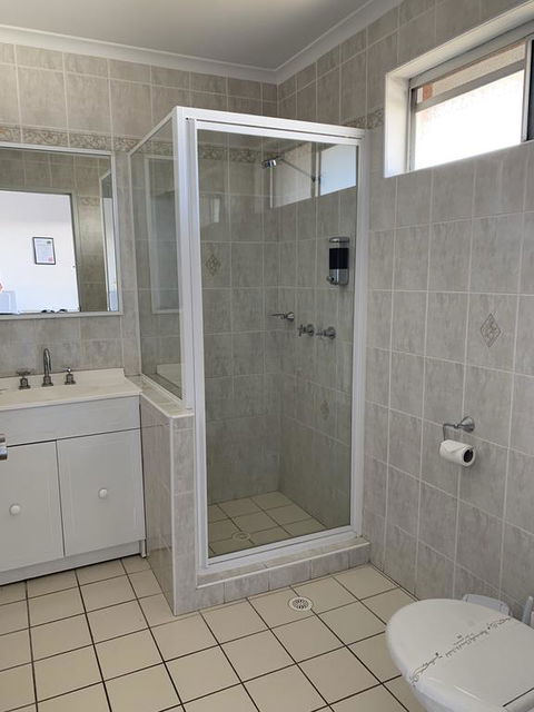 The Oaks Hotel Motel - Sydneys Hotel 2