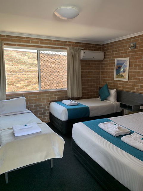 The Oaks Hotel Motel - Sydneys Hotel 3