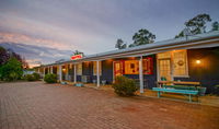Book Cudal Accommodation Vacations Sydneys Hotel Sydneys Hotel