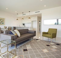 The Princess Bride - Executive 3BR Bulimba Apartment with Balcony in Central Location - Sydneys Hotel