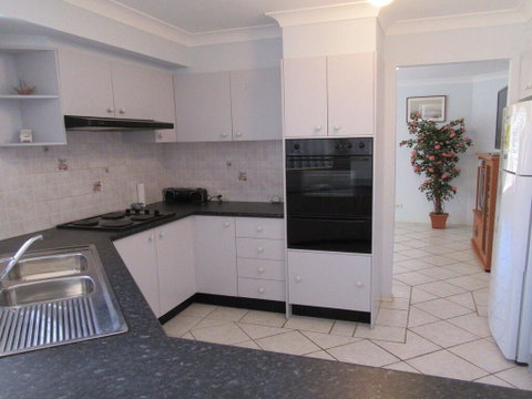The Salamander', 99 Salamander Way - Aircon & Large Yard For Kids - Sydneys Hotel 2