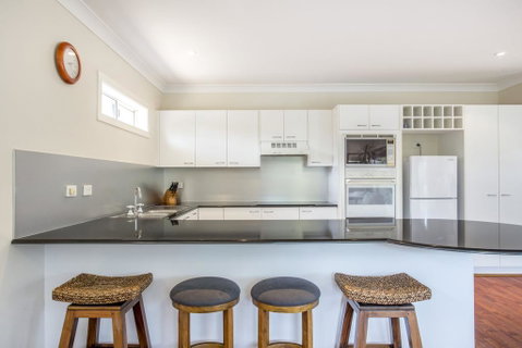 The Sands - 4/46 Jones Avenue Mollymook - Sydneys Hotel 1