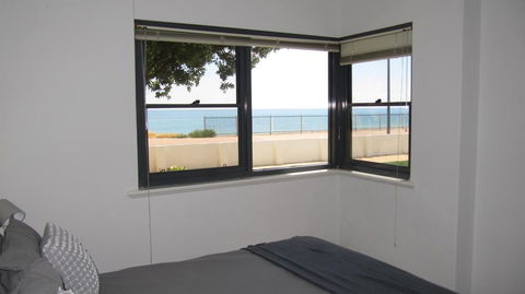 The Somerton Beach Retreat - Sydneys Hotel 1