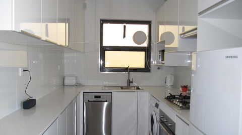 The Somerton Beach Retreat - Sydneys Hotel 3