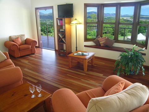 The Summit Bed & Breakfast - Sydneys Hotel 0