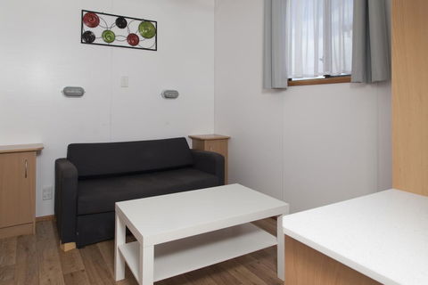 The Sundowner Cabin & Tourist Park - Sydneys Hotel 2