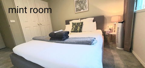 The Sweet Homestay - Sydneys Hotel 2