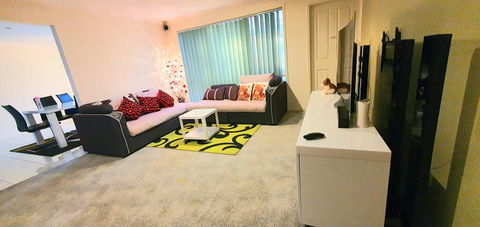 The Sweet Homestay - Sydneys Hotel 0