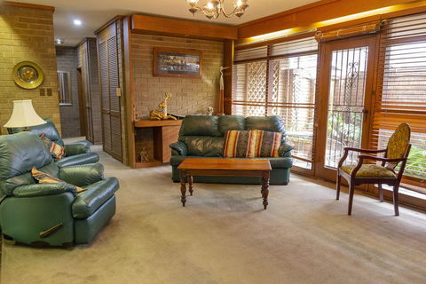 The Townhouse - Sydneys Hotel 1