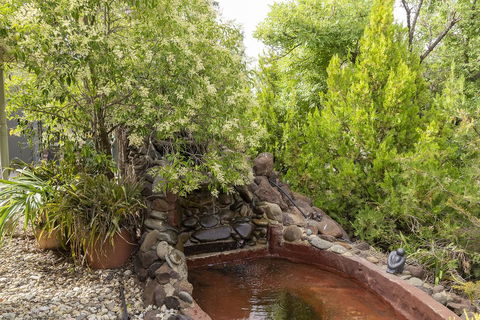 The Townhouse - Sydneys Hotel 0