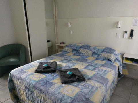 The Tree Motel - Sydneys Hotel 1