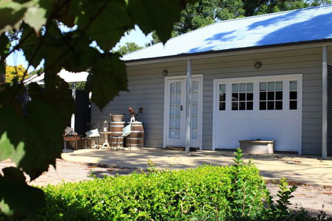The Villa - Sydneys Hotel 0