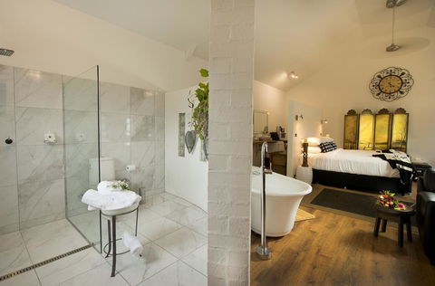The Villa - Sydneys Hotel 3