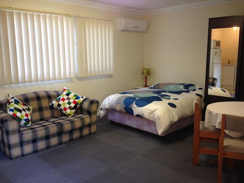 Thornleigh Garden View, Comfortable & Tranquil - Sydneys Hotel 1