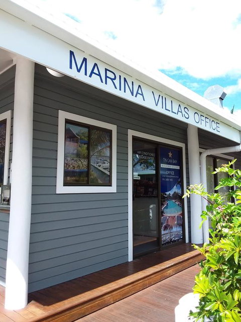 Tin Can Bay Marina Villas - Sydneys Hotel 0