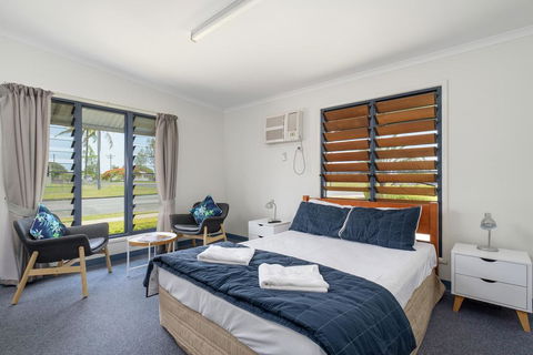 Tin Can Bay's Sleepy Lagoon Motel - Sydneys Hotel 1