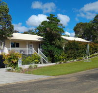 Tinaroo Sunset Retreat - Sydneys Hotel