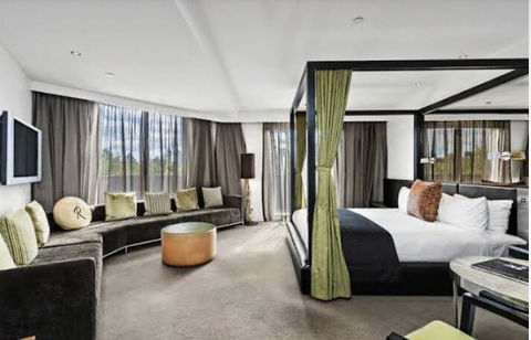 Top Private Service, Business Reception, Alternative Travel - Sydneys Hotel 1