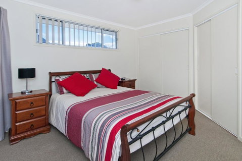 TOPVIEWS - 15Second Av BH - Sydneys Hotel 3