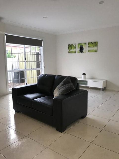 Townsville Wistaria Spacious Home - Sydneys Hotel 3