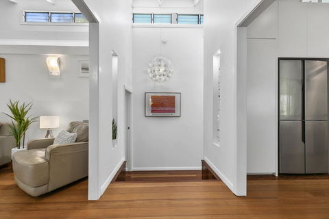 Tranquil & Tropical, Sunshine Beach - Sydneys Hotel 3