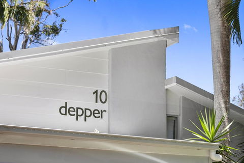 Tranquil & Tropical, Sunshine Beach - Sydneys Hotel 1