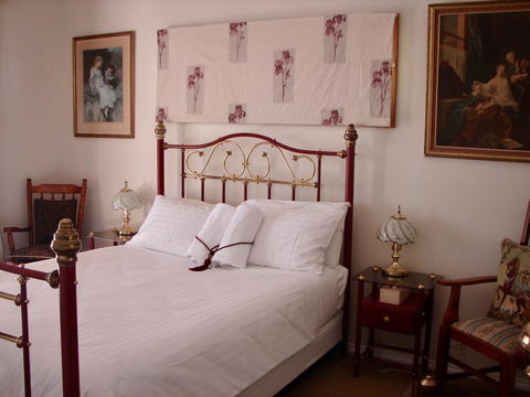 Tranquil Vistas - Sydneys Hotel 1