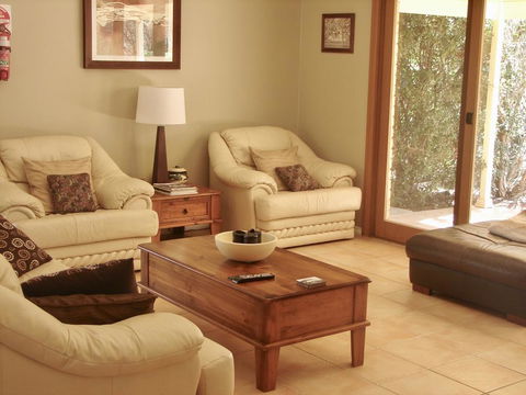 Tranquil Vistas - Sydneys Hotel 2