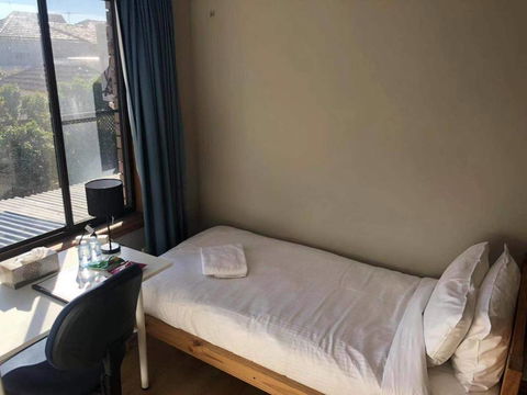 Traveler's Affordable Studio Unit (Beverly Hills) - Sydneys Hotel 1