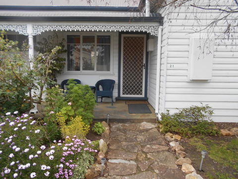 Travellers Rest B&B - Sydneys Hotel 3