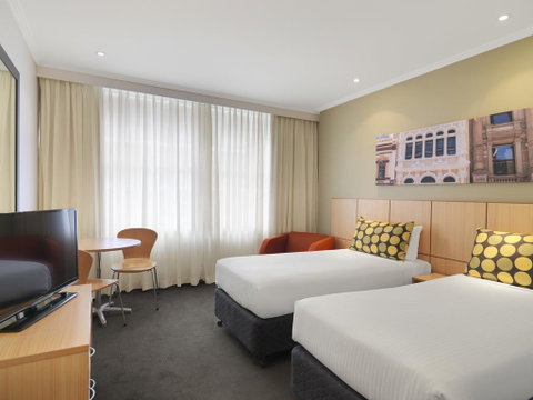 Travelodge Hotel Sydney Martin Place - Sydneys Hotel 1
