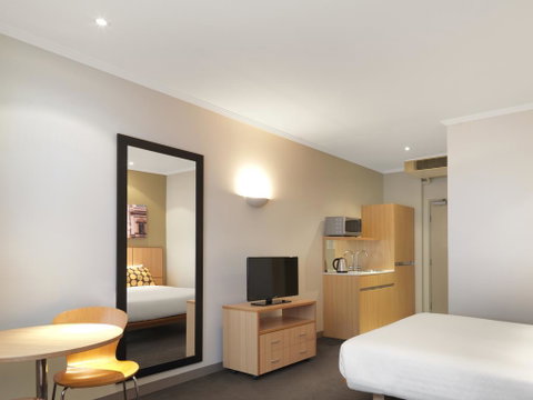 Travelodge Hotel Sydney Martin Place - Sydneys Hotel 3