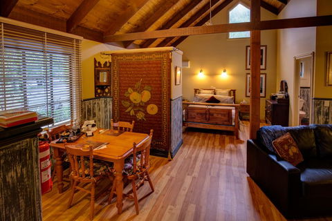 Trawool Cottages And Farmstay - Sydneys Hotel 3