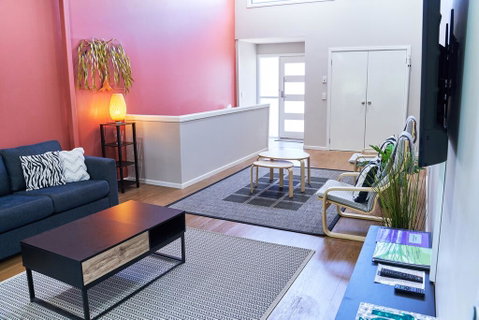 Treetops Haven - Sydneys Hotel 2