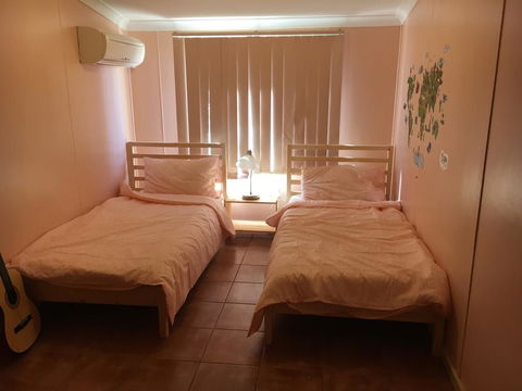 Tropical Farm Stay - Sydneys Hotel 2