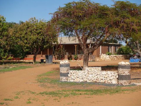Tropical Farm Stay - Sydneys Hotel 0