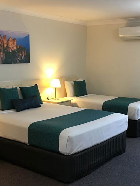 Tuckerbox Motor Inn - Sydneys Hotel 1