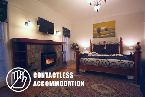 Tudor Cottages - Sydneys Hotel 2