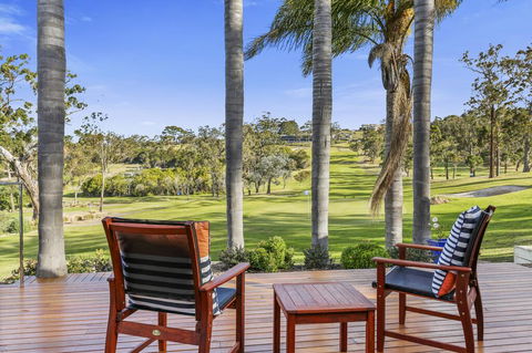 Tura Beach Golf Stays - Sydneys Hotel 2